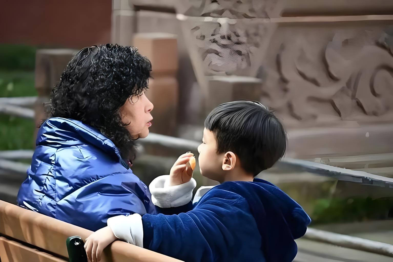 "Mấy quả b&oacute;ng nhựa th&ocirc;i m&agrave;, lấy c&oacute; sao đ&acirc;u": Lời mẹ chồng l&agrave;m n&agrave;ng d&acirc;u gục kh&oacute;c v&agrave; nỗi bất lực gi&aacute;o dục đa thế hệ- Ảnh 2.