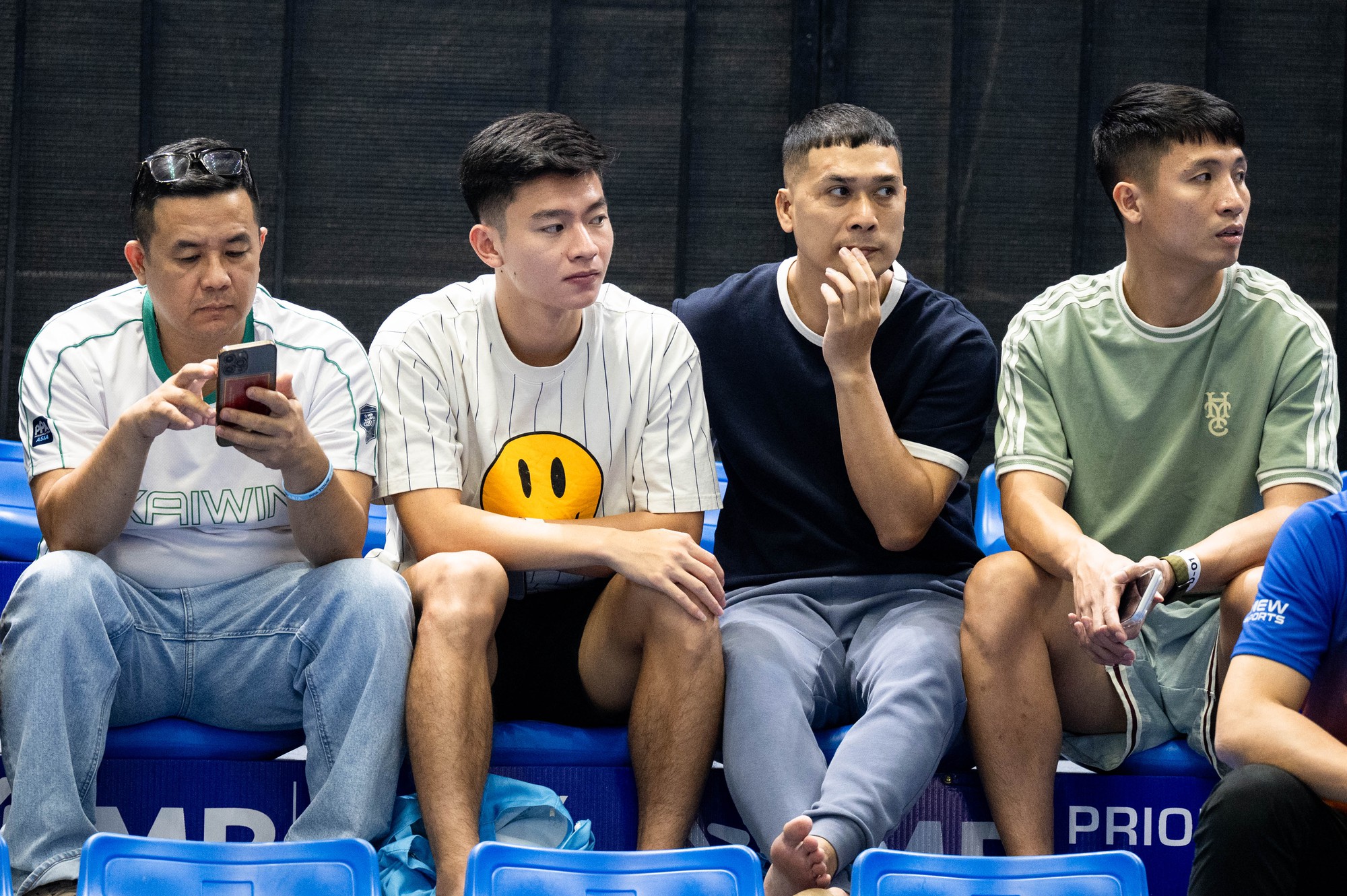 Bắt cận visual Phan Tuấn T&agrave;i khi c&ugrave;ng B&ugrave;i Tiến Dũng đi xem PPA: Chuẩn &ldquo;nam thần&rdquo; ĐT Việt Nam, đẹp trai miễn ch&ecirc;!- Ảnh 1.