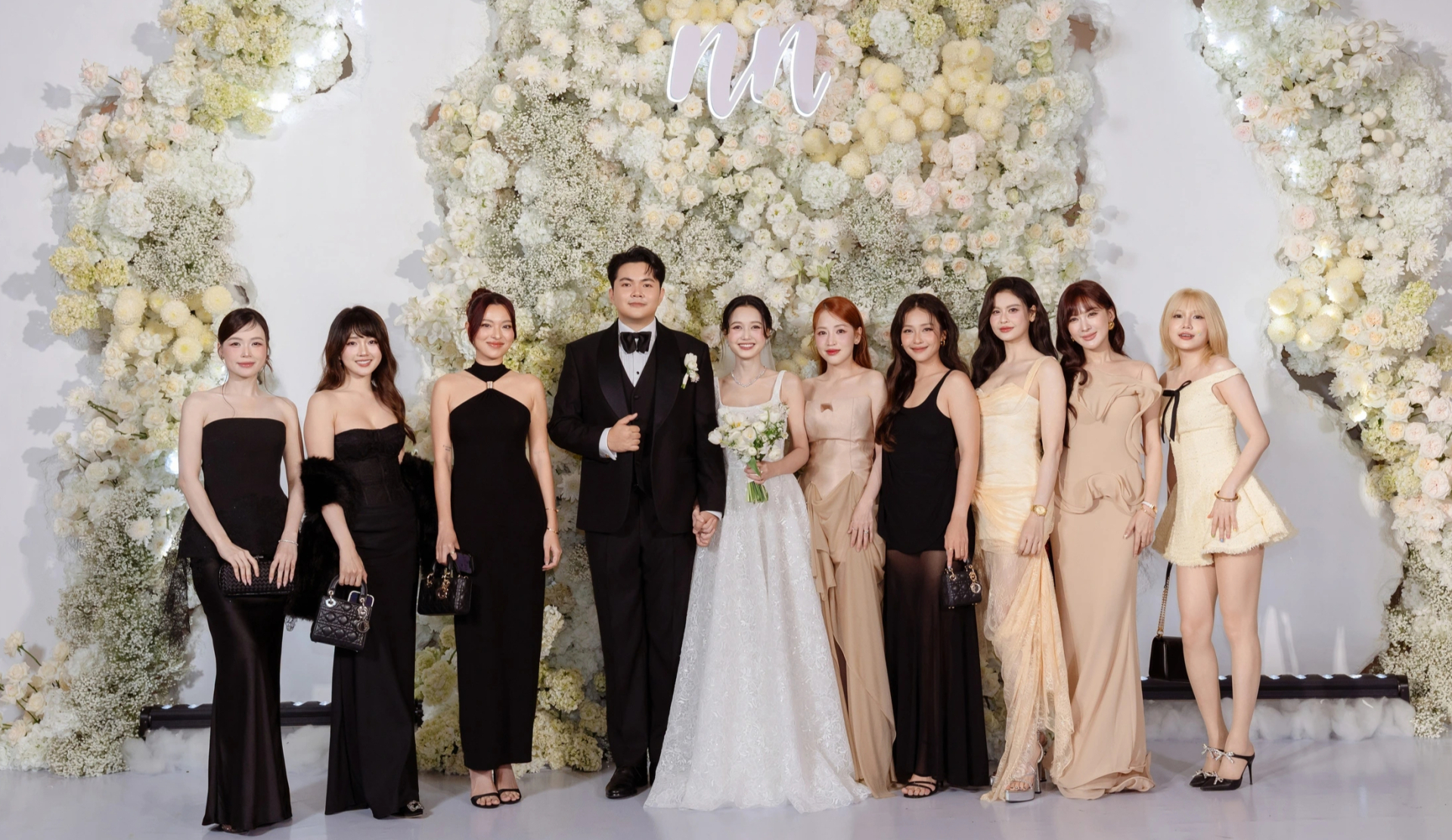 Mỹ nh&acirc;n Việt l&ecirc;n đồ đi ăn cưới tuần qua: Mặc đ&uacute;ng dresscode, sang chảnh nhưng quan trọng l&agrave; kh&ocirc;ng lấn lướt c&ocirc; d&acirc;u- Ảnh 2.