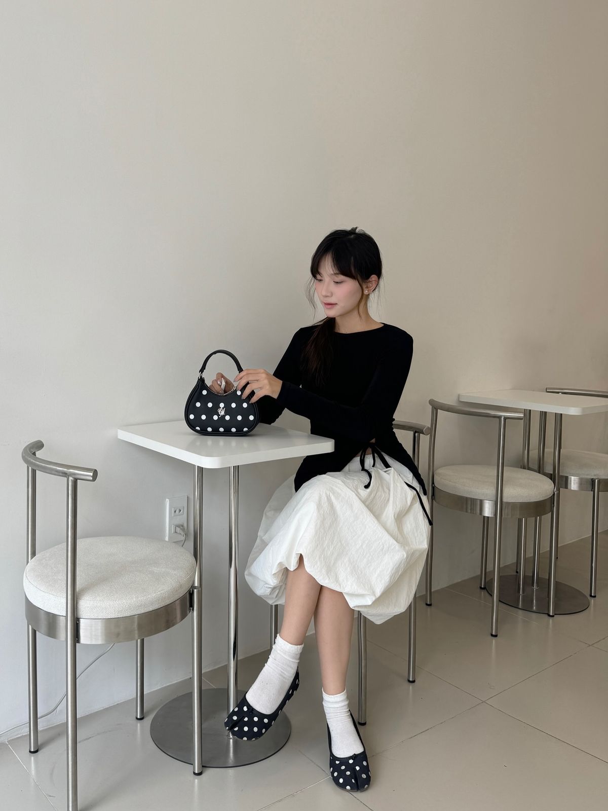 4 mẫu gi&agrave;y d&eacute;p đ&aacute;ng sắm nhất m&ugrave;a h&egrave; 2026, phối với quần jeans hay ch&acirc;n v&aacute;y đều xứng đ&ocirc;i- Ảnh 5.