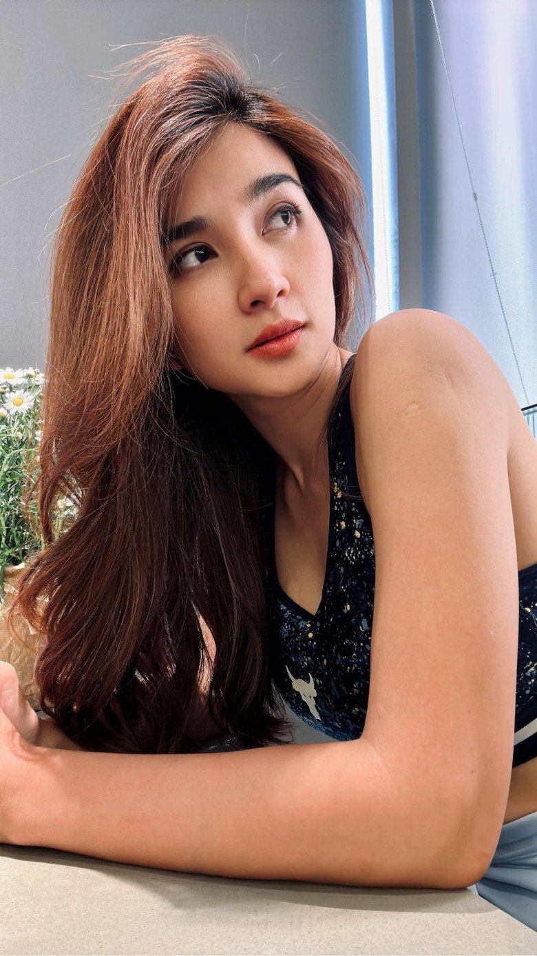 Nữ NSƯT trẻ đẹp nhất miền Nam 21 tuổi đ&atilde; l&agrave; mẹ đơn th&acirc;n, U40 nhan sắc s&aacute;ng rực, vướng tin đồn y&ecirc;u đồng giới- Ảnh 4.