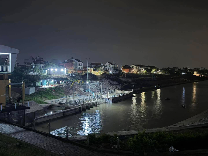 Trắng đ&ecirc;m t&igrave;m kiếm 3 mẹ con nghi gieo m&igrave;nh xuống s&ocirc;ng Hồng ở Hưng Y&ecirc;n- Ảnh 2.