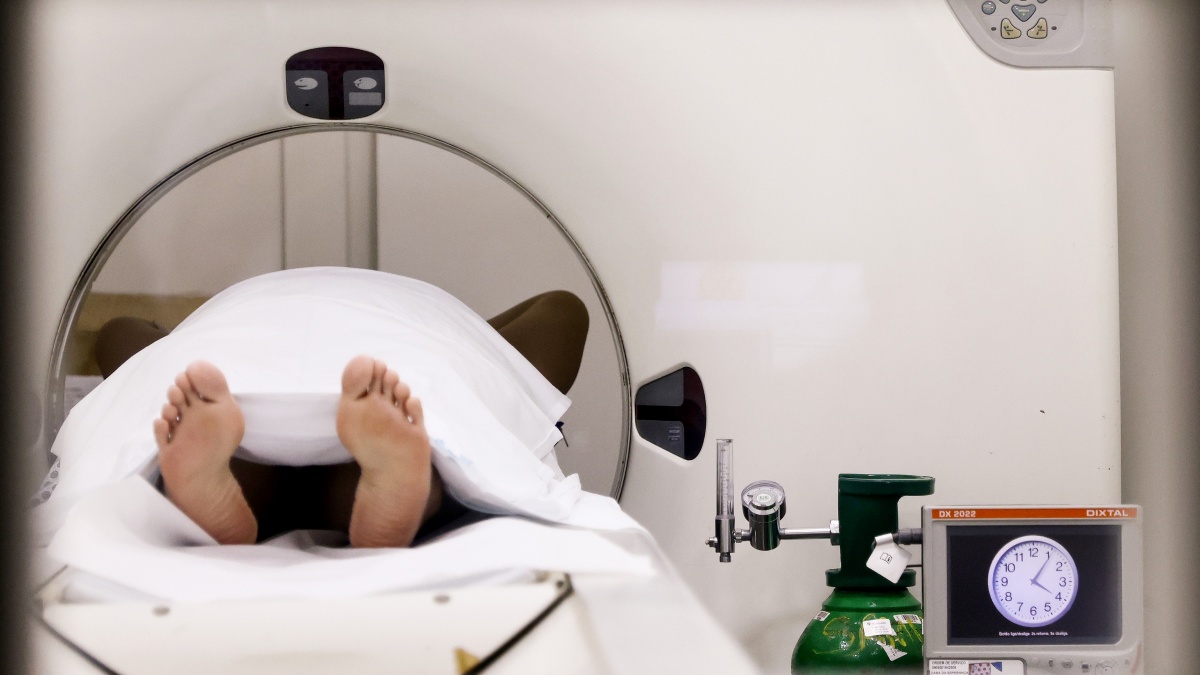 Người đ&agrave;n &ocirc;ng c&oacute; kết quả chụp CT "tử cung b&igrave;nh thường": Sự thật ph&iacute;a sau g&acirc;y hoang mang- Ảnh 1.