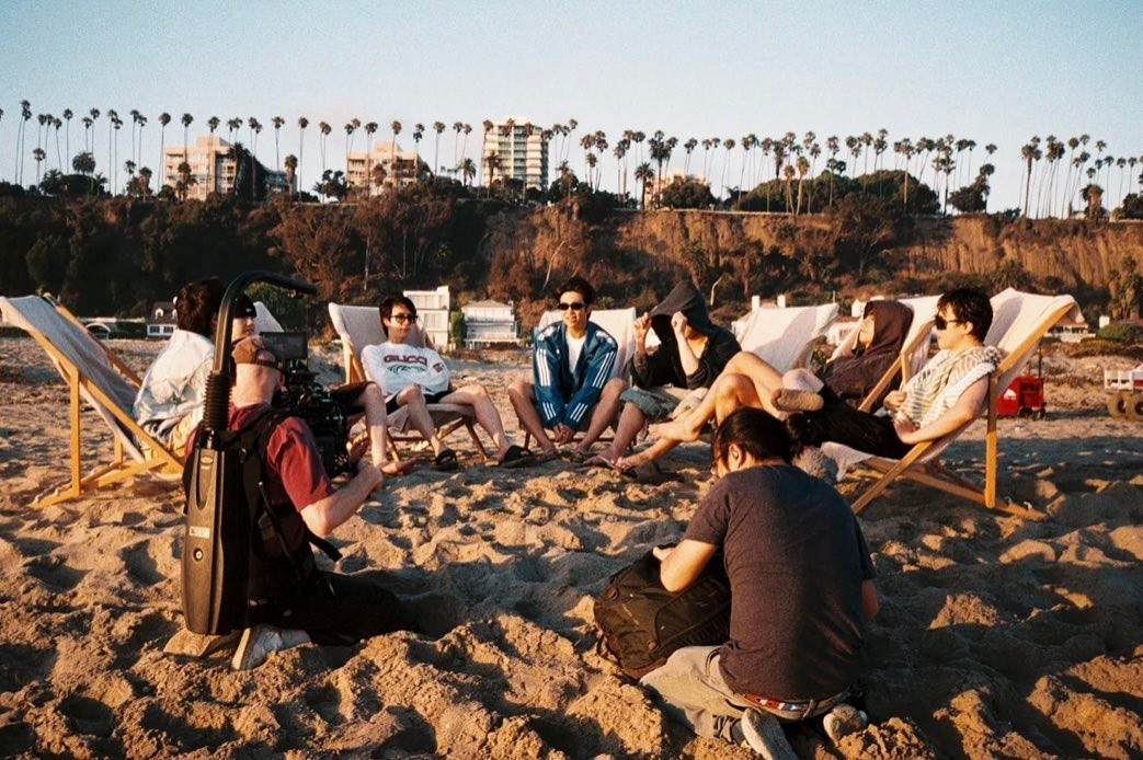 Đặc quyền của đạo diễn Bảo Nguyễn khi l&agrave;m phim về BTS- Ảnh 3.