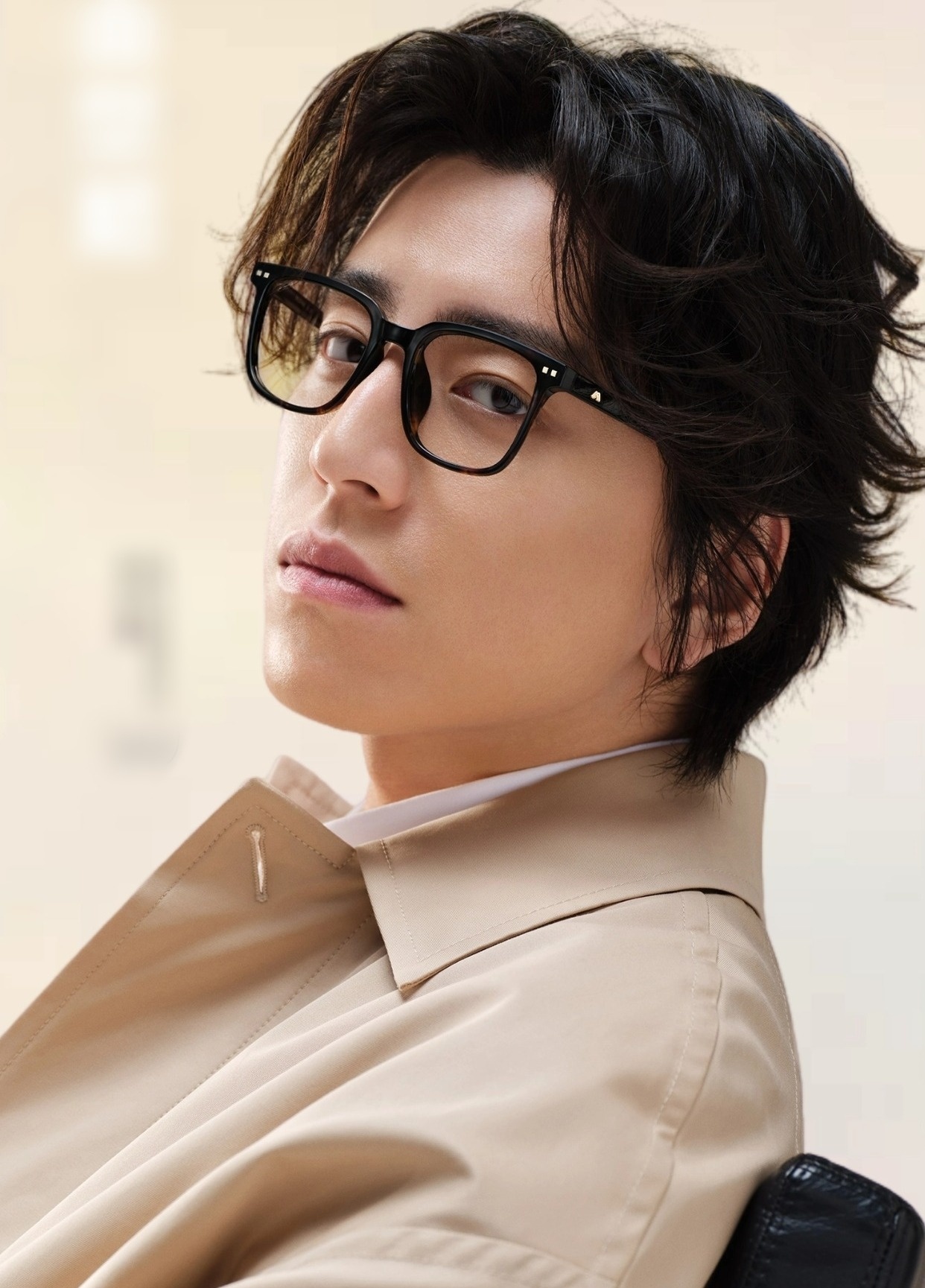 Kh&ocirc;ng phải tin đ&ugrave;a ng&agrave;y C&aacute; th&aacute;ng 4: Nam diễn vi&ecirc;n bị c&ograve;ng tay, bắt giữ khẩn cấp - Ảnh 6.