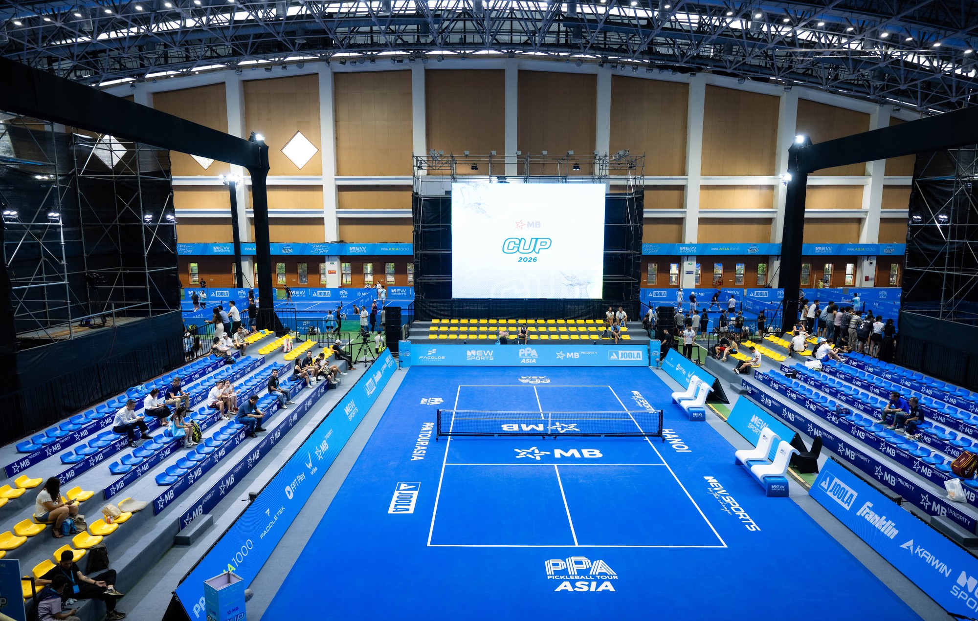 Ng&agrave;y đầu PPA Asia 1000 - MB Hanoi Cup: Kh&aacute;n đ&agrave;i vắng vẻ nhưng dưới s&acirc;n "ch&aacute;y" rực lửa với c&aacute;c tay vợt Việt- Ảnh 3.