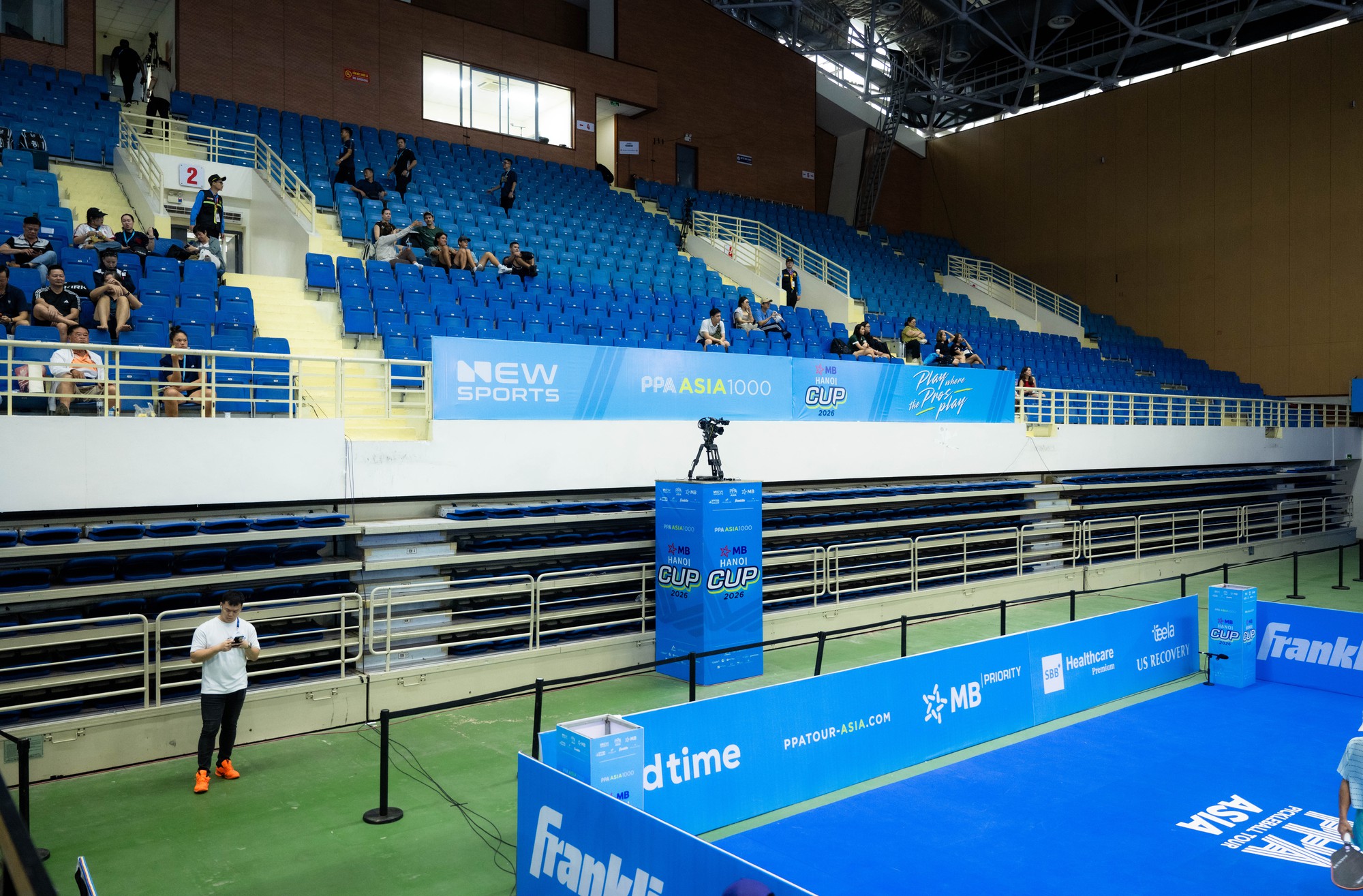 Ng&agrave;y đầu PPA Asia 1000 - MB Hanoi Cup: Kh&aacute;n đ&agrave;i vắng vẻ nhưng dưới s&acirc;n "ch&aacute;y" rực lửa với c&aacute;c tay vợt Việt- Ảnh 7.