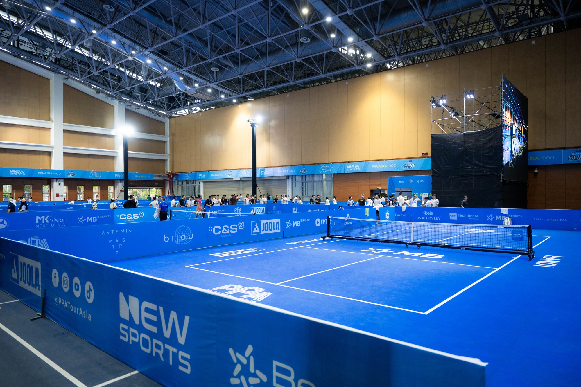 Ng&agrave;y đầu PPA Asia 1000 - MB Hanoi Cup: Kh&aacute;n đ&agrave;i vắng vẻ nhưng dưới s&acirc;n "ch&aacute;y" rực lửa với c&aacute;c tay vợt Việt- Ảnh 4.