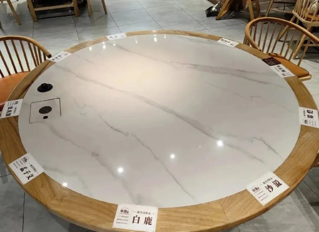 Phản đối l&yacute; do nh&agrave; h&agrave;ng giữ nguy&ecirc;n b&agrave;n ăn thừa của người nổi tiếng- Ảnh 2.