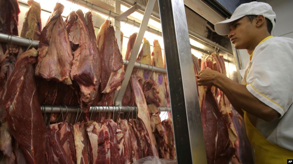 Từng c&oacute; vụ việc học sinh phải ăn THỊT THỐI g&acirc;y r&uacute;ng động: Cảnh s&aacute;t b&agrave;ng ho&agrave;ng ph&aacute;t hiện thủ đoạn d&ugrave;ng AXIT "tẩy uế" m&ugrave;i &ocirc;i thiu!- Ảnh 1.