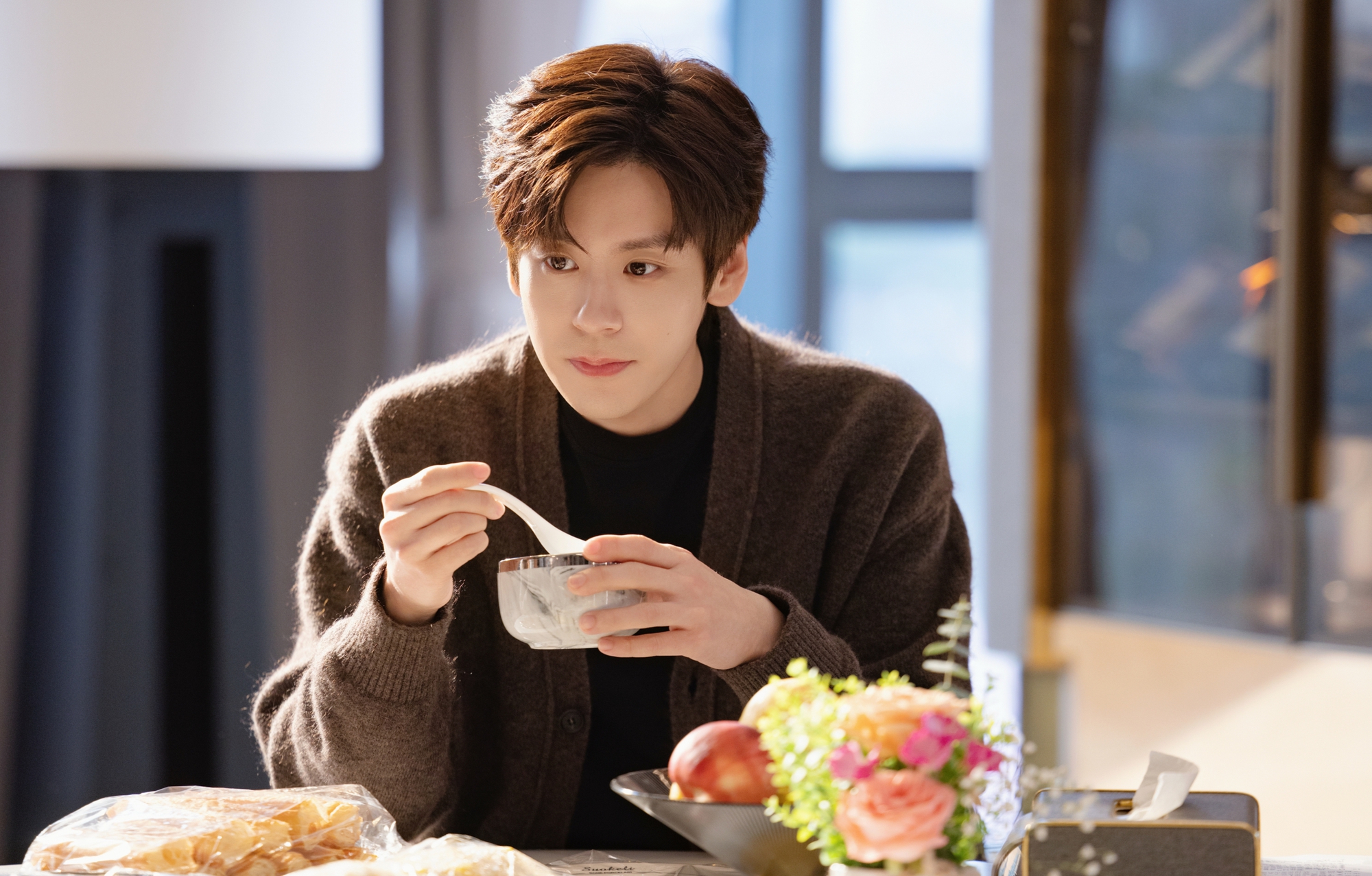 Trung Quốc mới c&oacute; 1 phim ng&ocirc;n t&igrave;nh g&acirc;y nghiện cực mạnh: Nam ch&iacute;nh trời sinh l&agrave;m tổng t&agrave;i, đẹp đ&ocirc;i với cả thế giới- Ảnh 13.