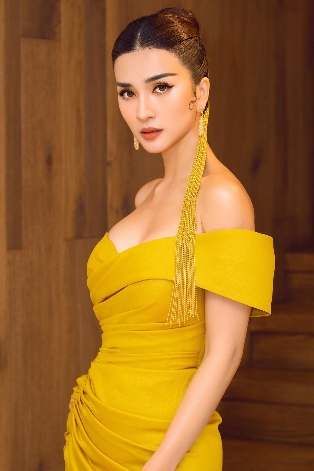 Nữ NSƯT trẻ đẹp nhất miền Nam 21 tuổi đ&atilde; l&agrave; mẹ đơn th&acirc;n, U40 nhan sắc s&aacute;ng rực, vướng tin đồn y&ecirc;u đồng giới- Ảnh 2.