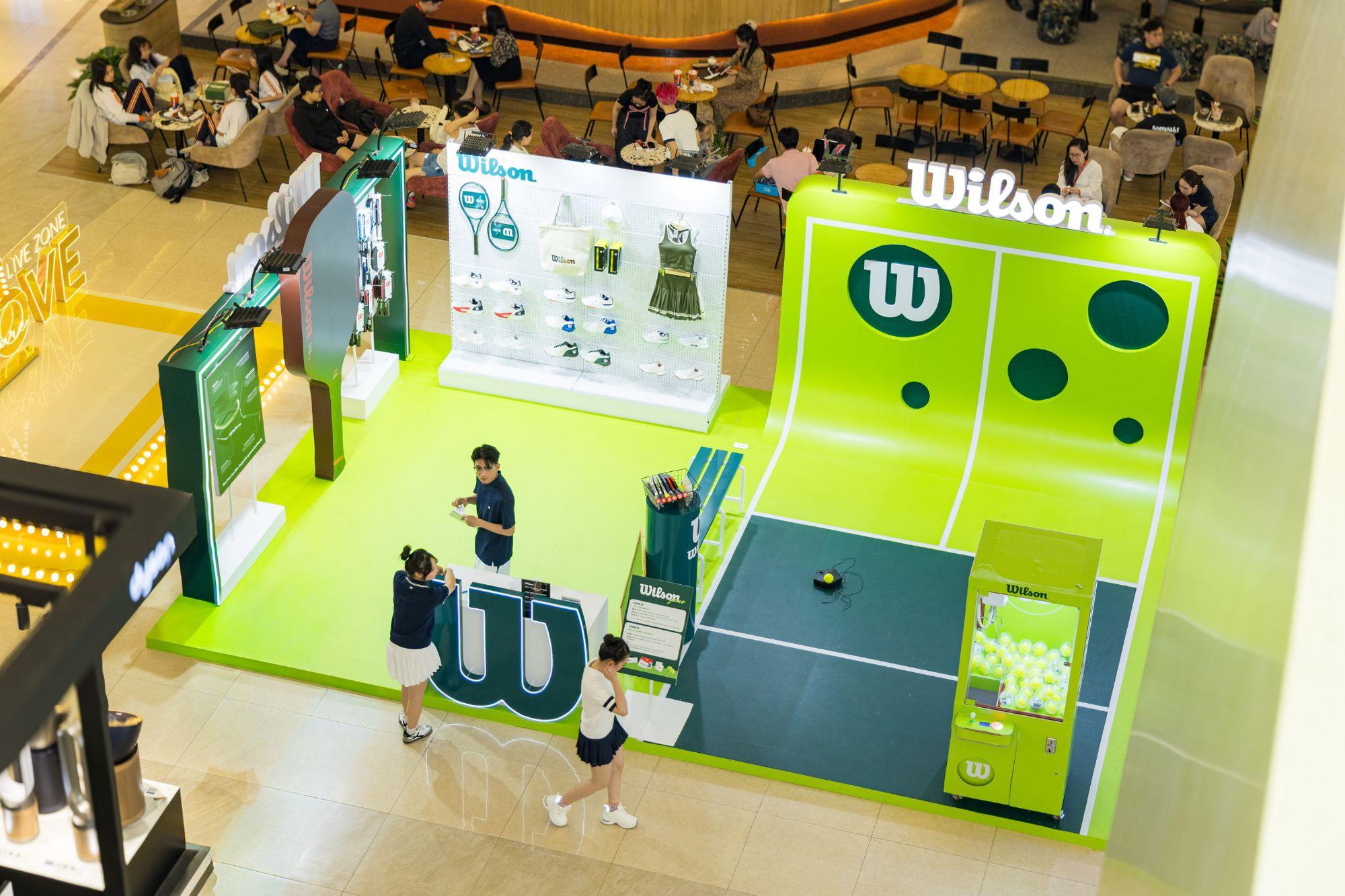 Wilson lần đầu xuất hiện tại H&agrave; Nội, mở Pop-up &ldquo;xịn x&ograve;&rdquo; ngay Vincom Trần Duy Hưng- Ảnh 2.