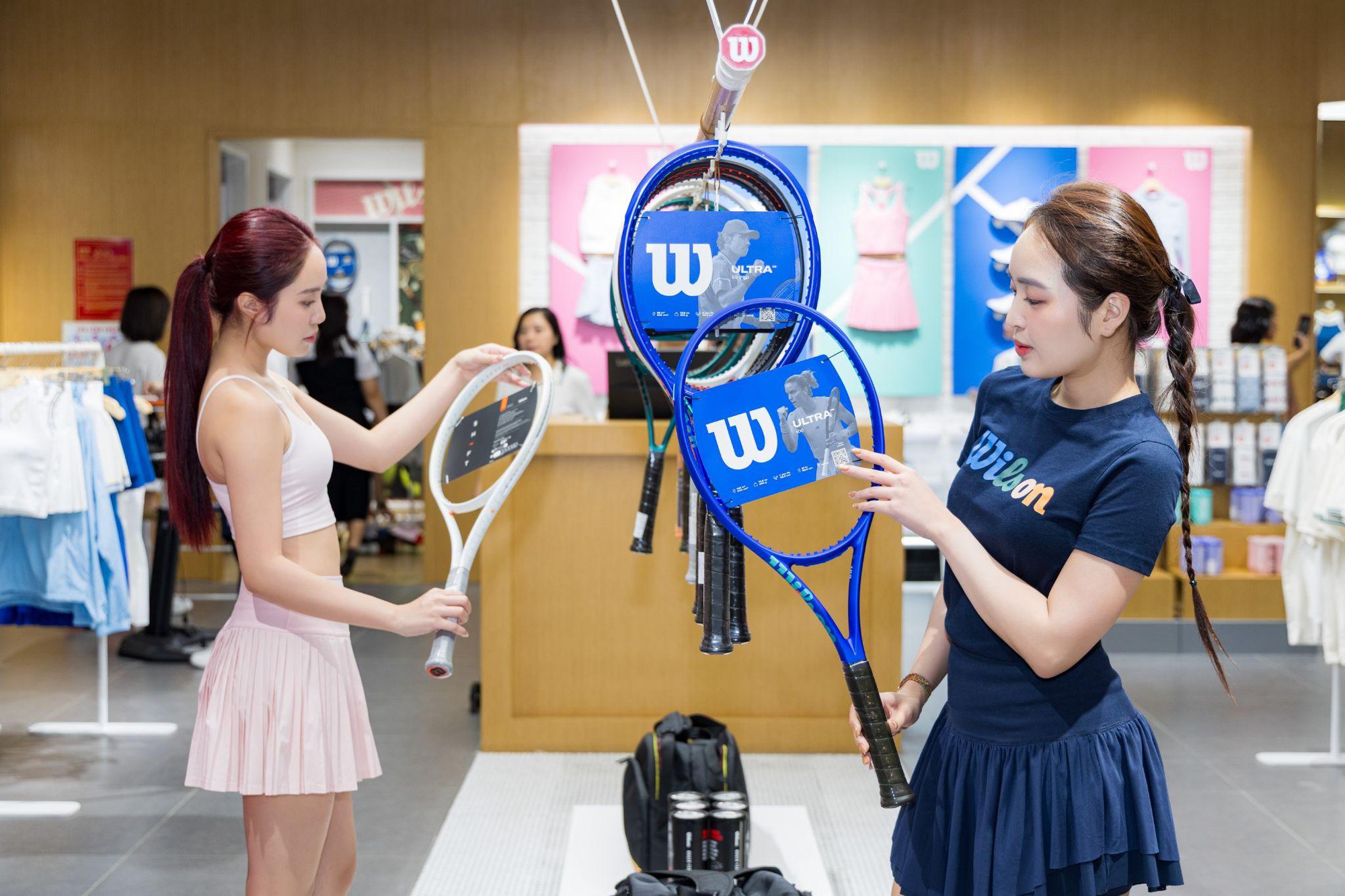 Wilson lần đầu xuất hiện tại H&agrave; Nội, mở Pop-up &ldquo;xịn x&ograve;&rdquo; ngay Vincom Trần Duy Hưng- Ảnh 3.