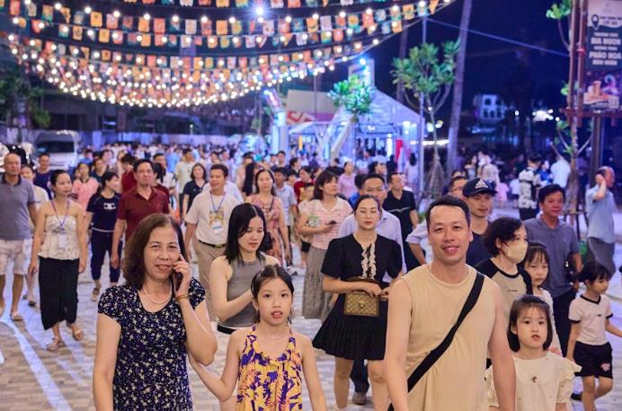 Nghỉ d&agrave;i ng&agrave;y từ Giỗ Tổ H&ugrave;ng Vương, nhiều du kh&aacute;ch l&ecirc;n kế hoạch đến &ldquo;đảo trải nghiệm&rdquo; n&agrave;y- Ảnh 4.