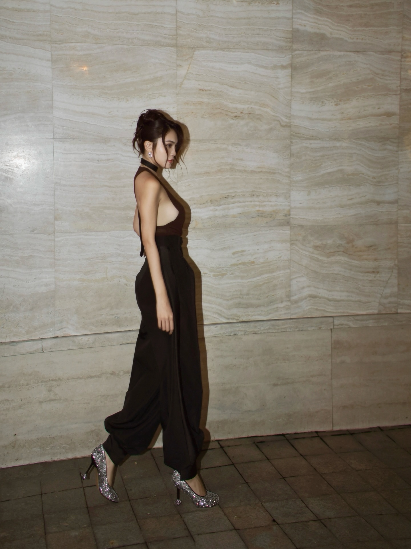 Bạn g&aacute;i Michael Trương g&acirc;y sốc với trang phục dự sự kiện như đang... nude!- Ảnh 11.