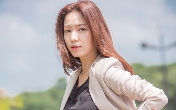 Hwayoung (cựu th&agrave;nh vi&ecirc;n T-ara) kết h&ocirc;n với doanh nh&acirc;n hơn 3 tuổi, vừa tung ảnh chồng nhưng chỉ c&oacute; 1000 like- Ảnh 4.