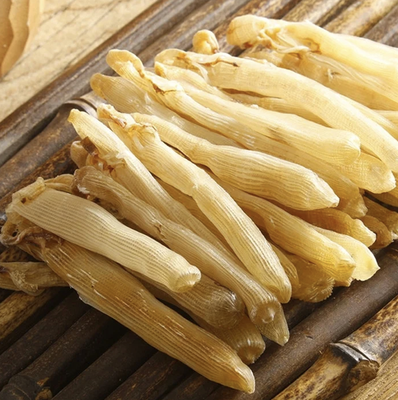 L&ugrave;ng sục &ldquo;v&agrave;ng r&ograve;ng&rdquo; dưới b&ugrave;n ở Quảng Ninh c&oacute; gi&aacute; 6 triệu/kg được d&acirc;n địa phương gọi l&agrave; &ldquo;vị thần&rdquo; của c&aacute;c m&oacute;n nước- Ảnh 3.