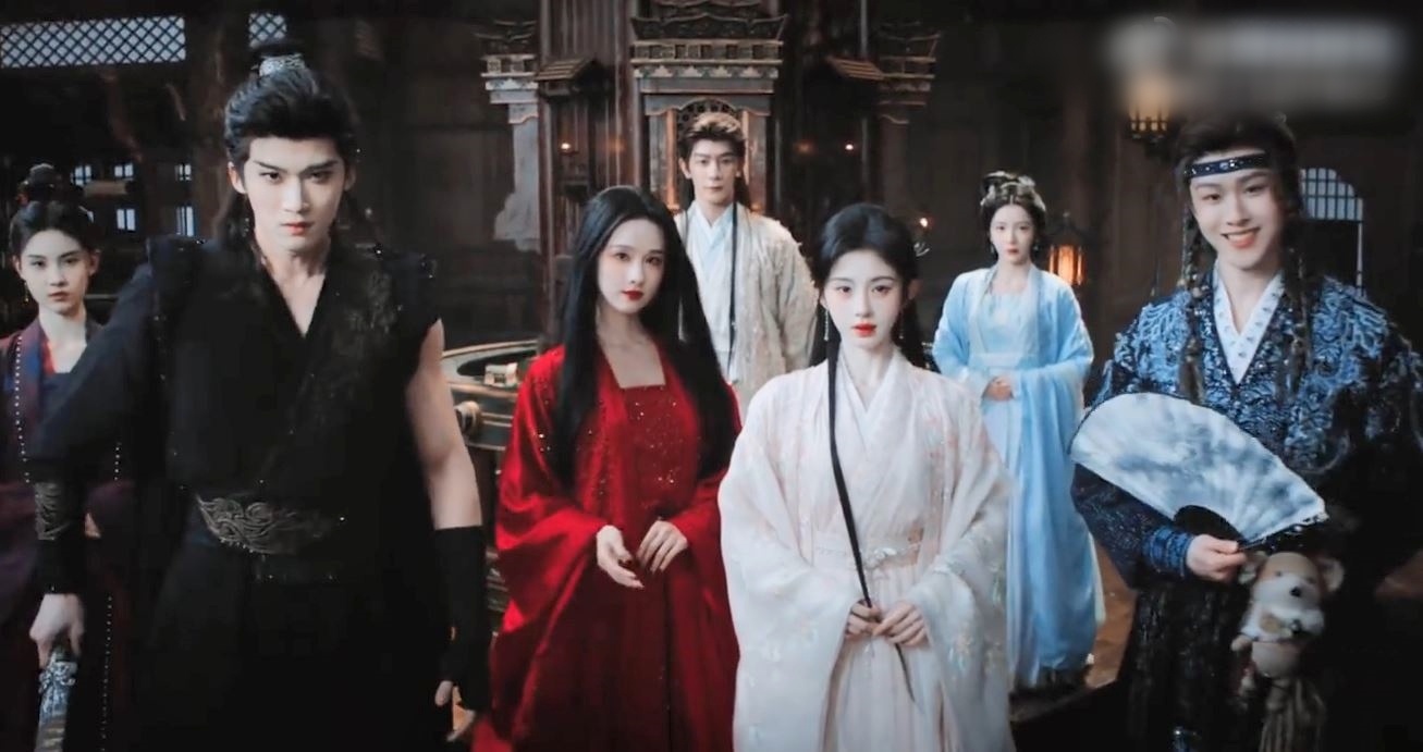 N&oacute;i về l&agrave;m m&agrave;u th&igrave; phim Trung Quốc n&agrave;y l&agrave; số 1: Nữ ch&iacute;nh chỉ giỏi khoe m&oacute;ng tay, mặt trắng bệch như c&agrave; 100 lớp filter- Ảnh 4.