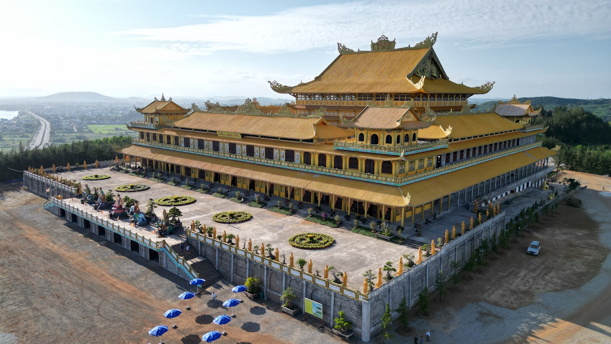 Một c&ocirc;ng tr&igrave;nh của Việt Nam sắp ho&agrave;n th&agrave;nh nằm trong top cao h&agrave;ng đầu to&agrave;n cầu, vượt nhiều tượng nổi tiếng của Trung Quốc- Ảnh 3.