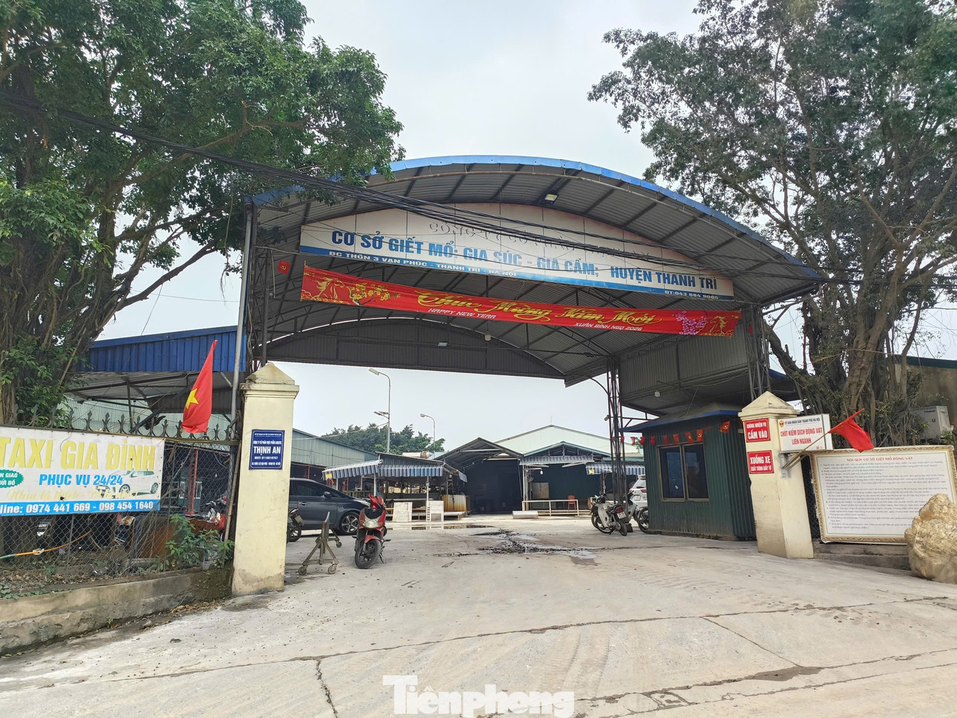 Vụ ti&ecirc;u thụ gần 300 tấn lợn bệnh ở H&agrave; Nội: Thu giữ cuốn sổ ghi ch&eacute;p việc ăn chia tiền "l&agrave;m luật"- Ảnh 1.