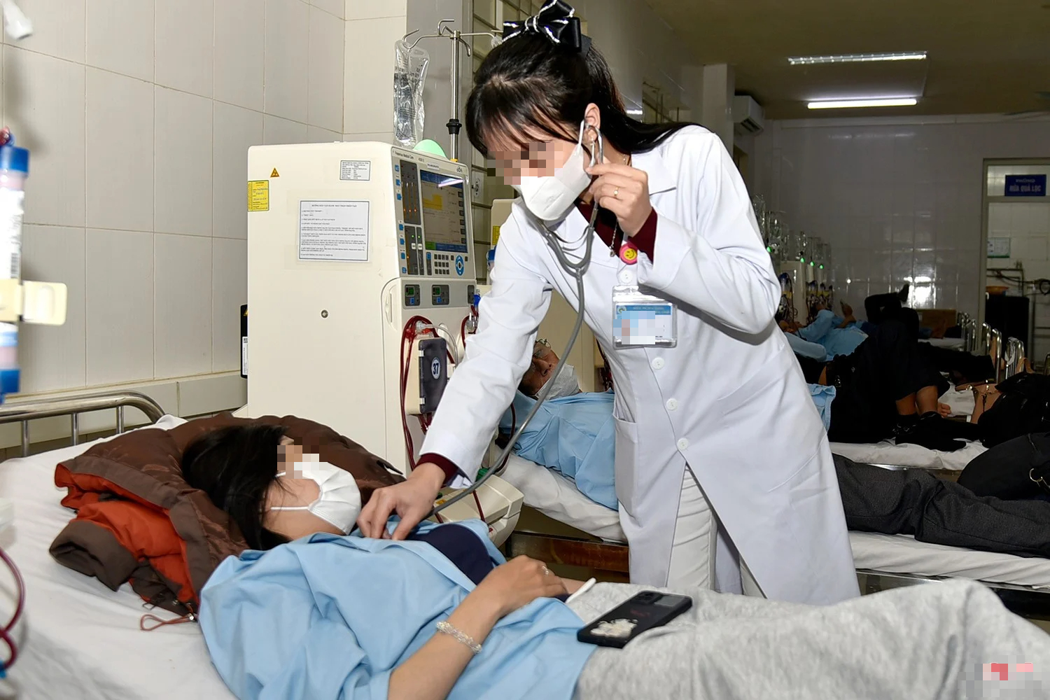 Uống 2 cốc nước "vạn người m&ecirc;" mỗi ng&agrave;y, c&ocirc; g&aacute;i 25 tuổi cấp cứu trong t&igrave;nh trạng suy thận, suy h&ocirc; hấp- Ảnh 2.