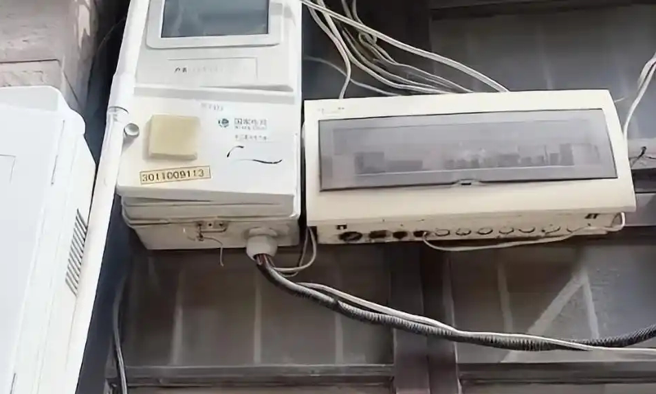 Thu&ecirc; trọ 6 năm mới ph&aacute;t hiện đ&atilde; trả thừa cho chủ nh&agrave; hơn 600 triệu đồng tiền điện- Ảnh 2.