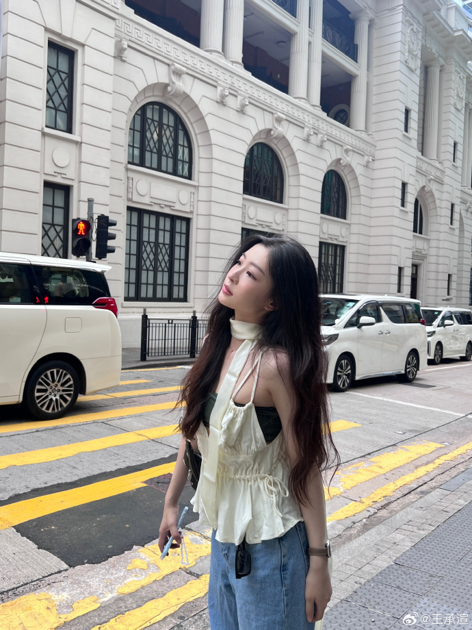 Hoa kh&ocirc;i showbiz xinh như &aacute;nh dương bị đ&igrave;nh chỉ to&agrave;n bộ hoạt động, nay được bắt gặp t&igrave;m việc pha chế cafe- Ảnh 6.