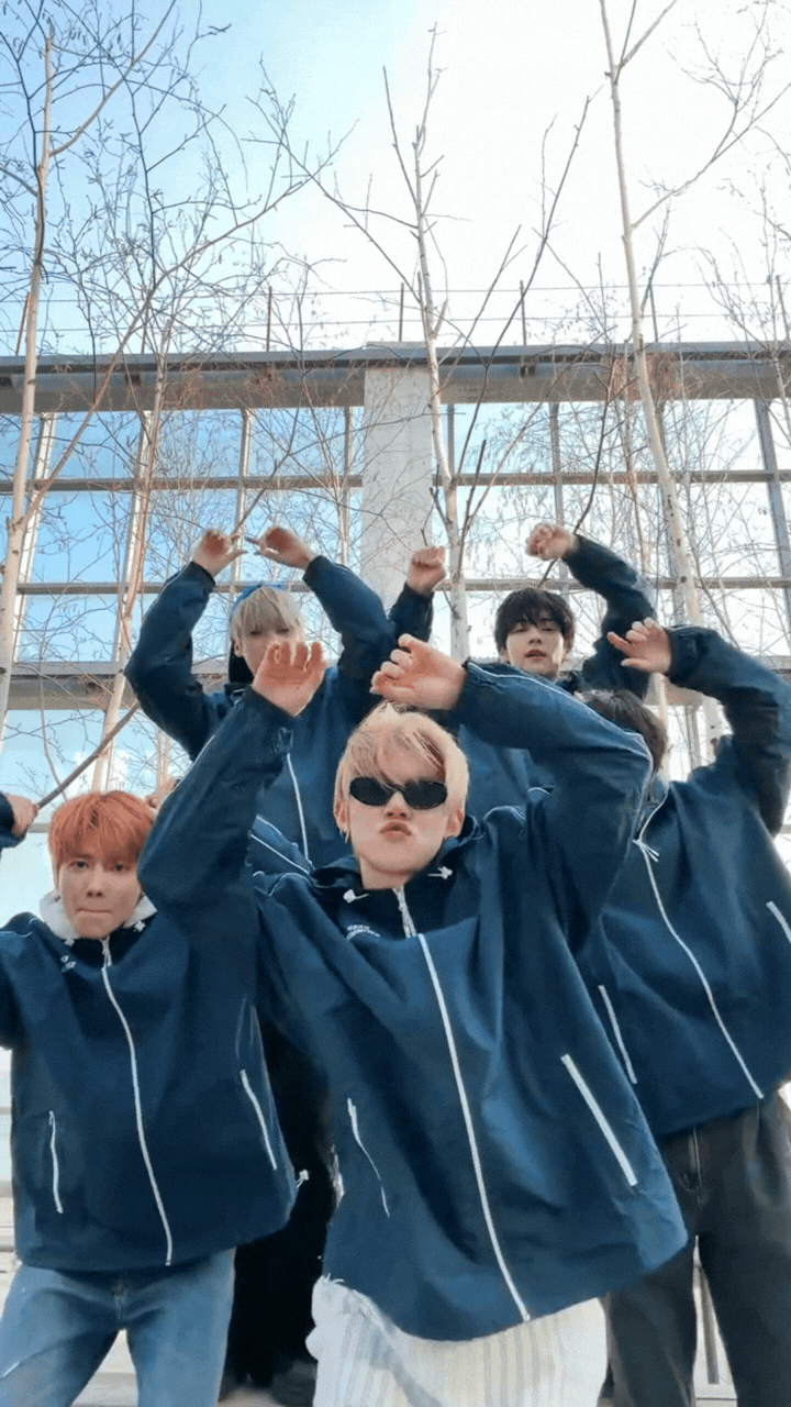 Nam nghệ sĩ đang c&agrave;n qu&eacute;t MXH chỉ bằng 15 gi&acirc;y: Cỗ m&aacute;y nhảy nổi tiếng to&agrave;n cầu, t&agrave;i sản bạc tỷ nghe m&agrave; kinh ngạc- Ảnh 4.