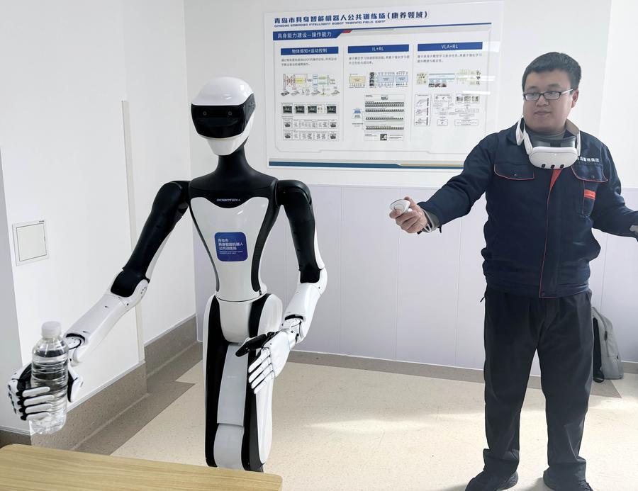 Viện dưỡng l&atilde;o 1.100m2, c&oacute; hơn 40 robot như bảo mẫu chuy&ecirc;n nghiệp: Từ nấu ăn, dọn dẹp đến cho uống thuốc - Ảnh 6.