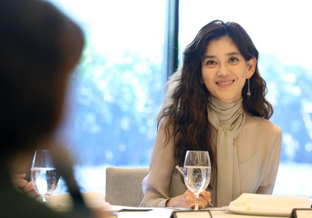 "Đại c&ocirc;ng ch&uacute;a" xứ H&agrave;n, định nghĩa lại sự xa xỉ: Chất lượng da thủ c&ocirc;ng v&agrave; đường cong tối giản "so&aacute;n ng&ocirc;i" những chiếc logo- Ảnh 4.