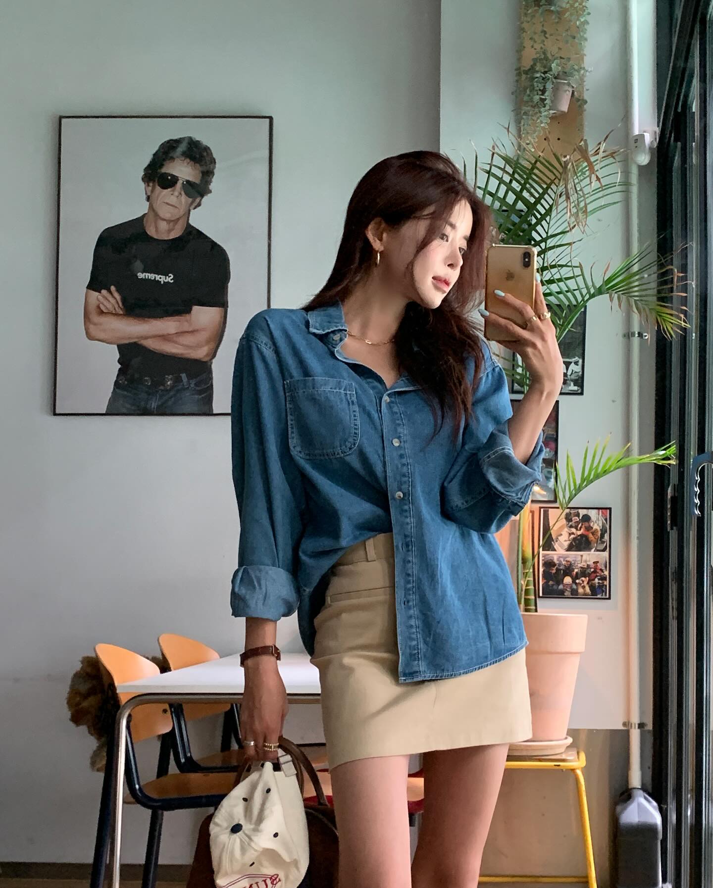 4 c&aacute;ch mặc ch&acirc;n v&aacute;y ngắn đẹp từ dạo phố tới đi du lịch, l&ecirc;n h&igrave;nh sống ảo cực xinh- Ảnh 7.