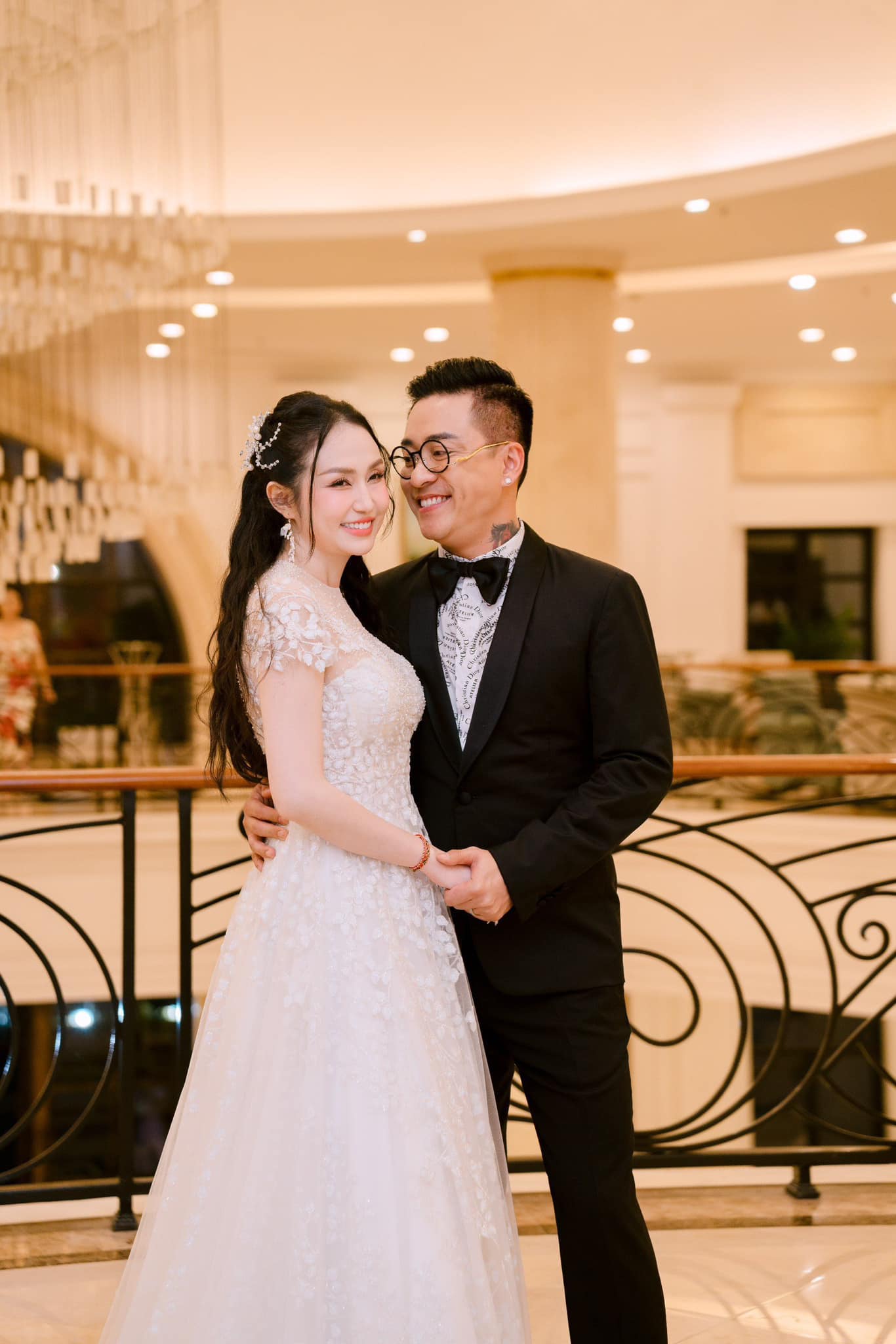 Tuấn Hưng l&ecirc;n tiếng khi Hương Baby bị ch&ecirc; thẩm mỹ qu&aacute; đ&agrave;- Ảnh 2.