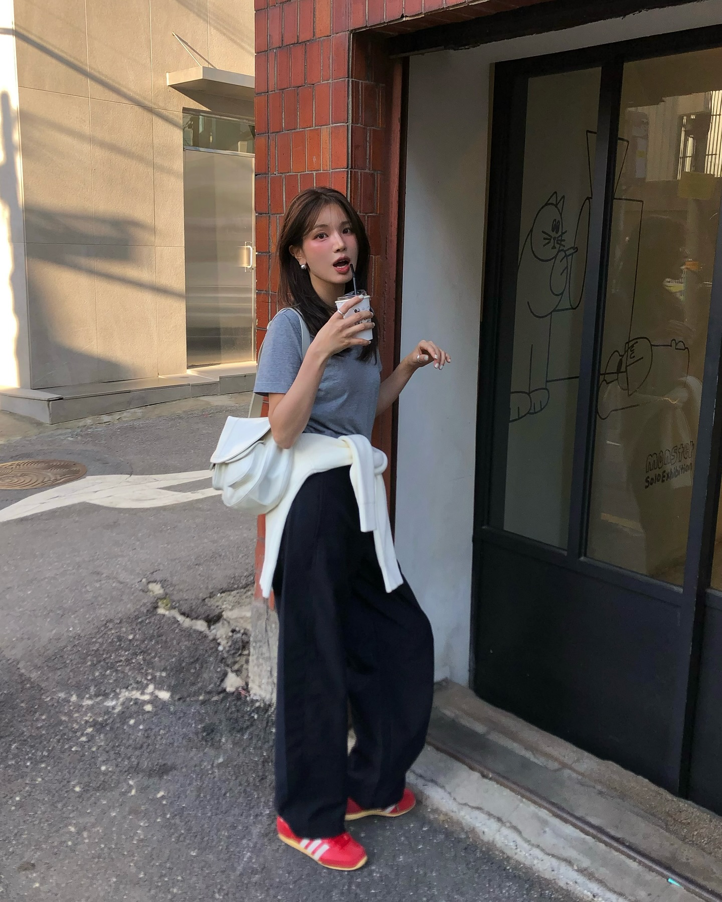 4 mẫu &aacute;o m&ugrave;a h&egrave; nhẹ m&aacute;t nhất, diện v&agrave;o ng&agrave;y nắng n&oacute;ng đỉnh điểm lại c&agrave;ng ph&ugrave; hợp- Ảnh 7.