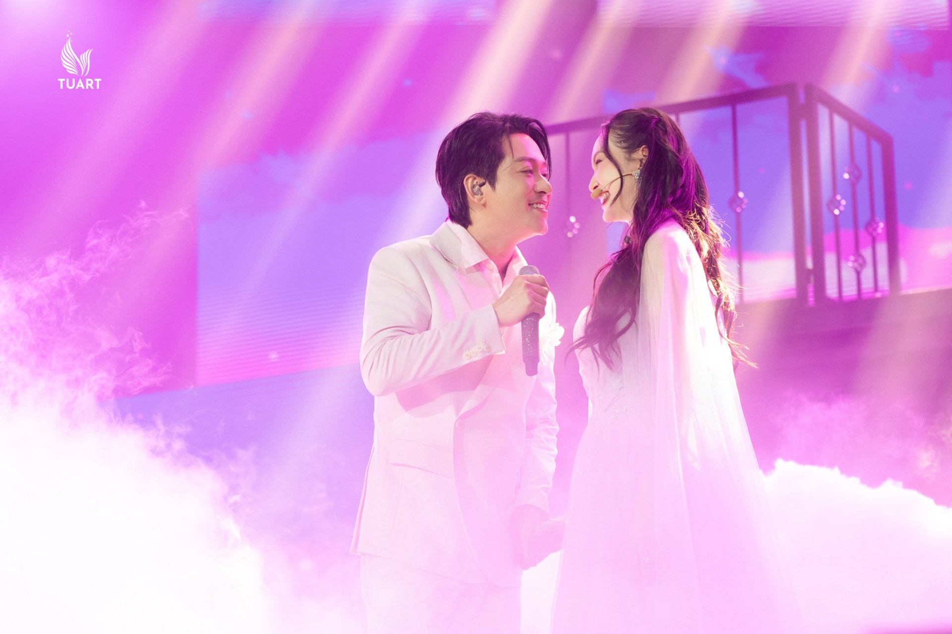 Tuấn Hưng l&ecirc;n tiếng khi Hương Baby bị ch&ecirc; thẩm mỹ qu&aacute; đ&agrave;- Ảnh 5.