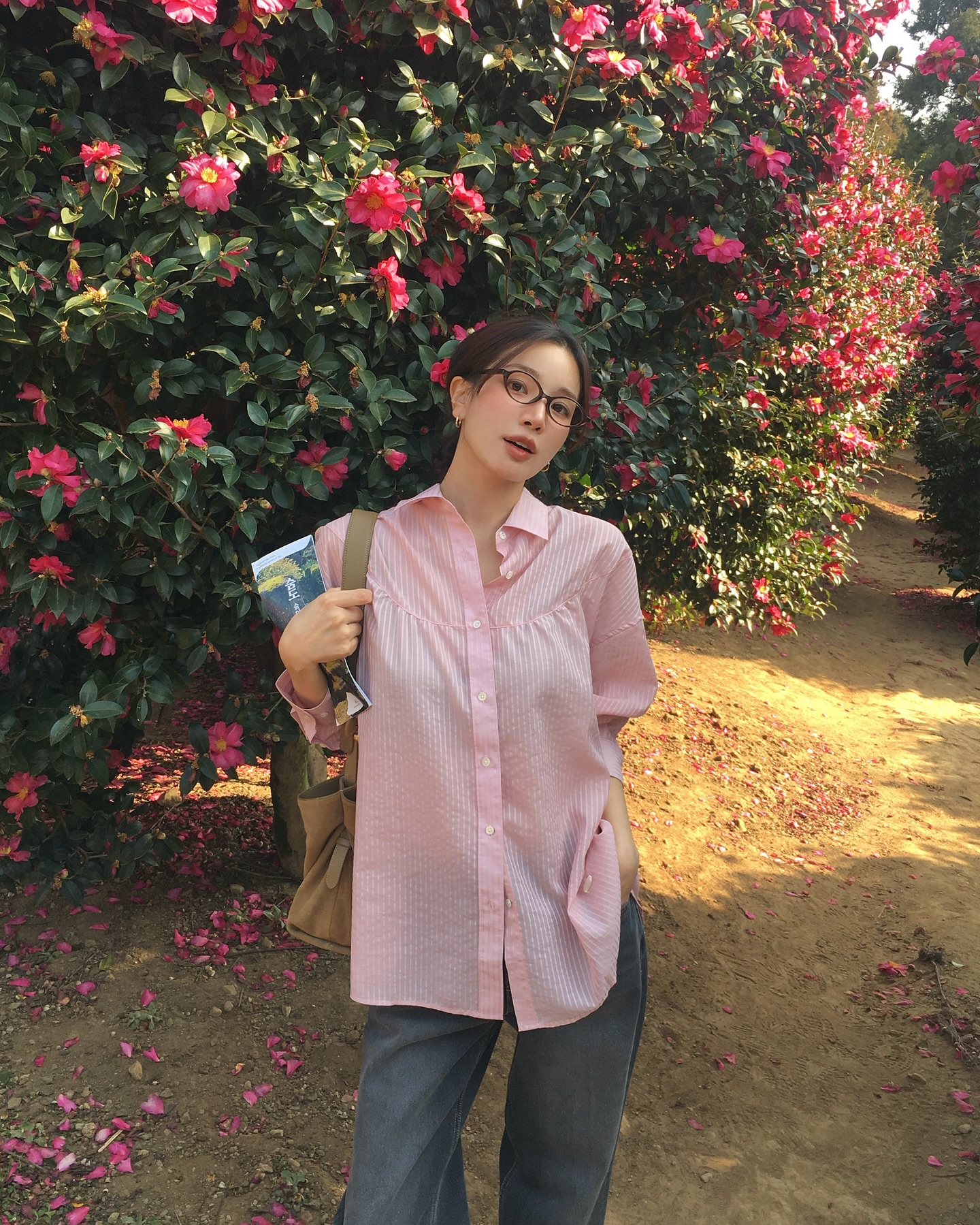 4 mẫu &aacute;o m&ugrave;a h&egrave; si&ecirc;u hack tuổi, c&ograve;n n&acirc;ng tầm vẻ sang xịn mịn- Ảnh 6.