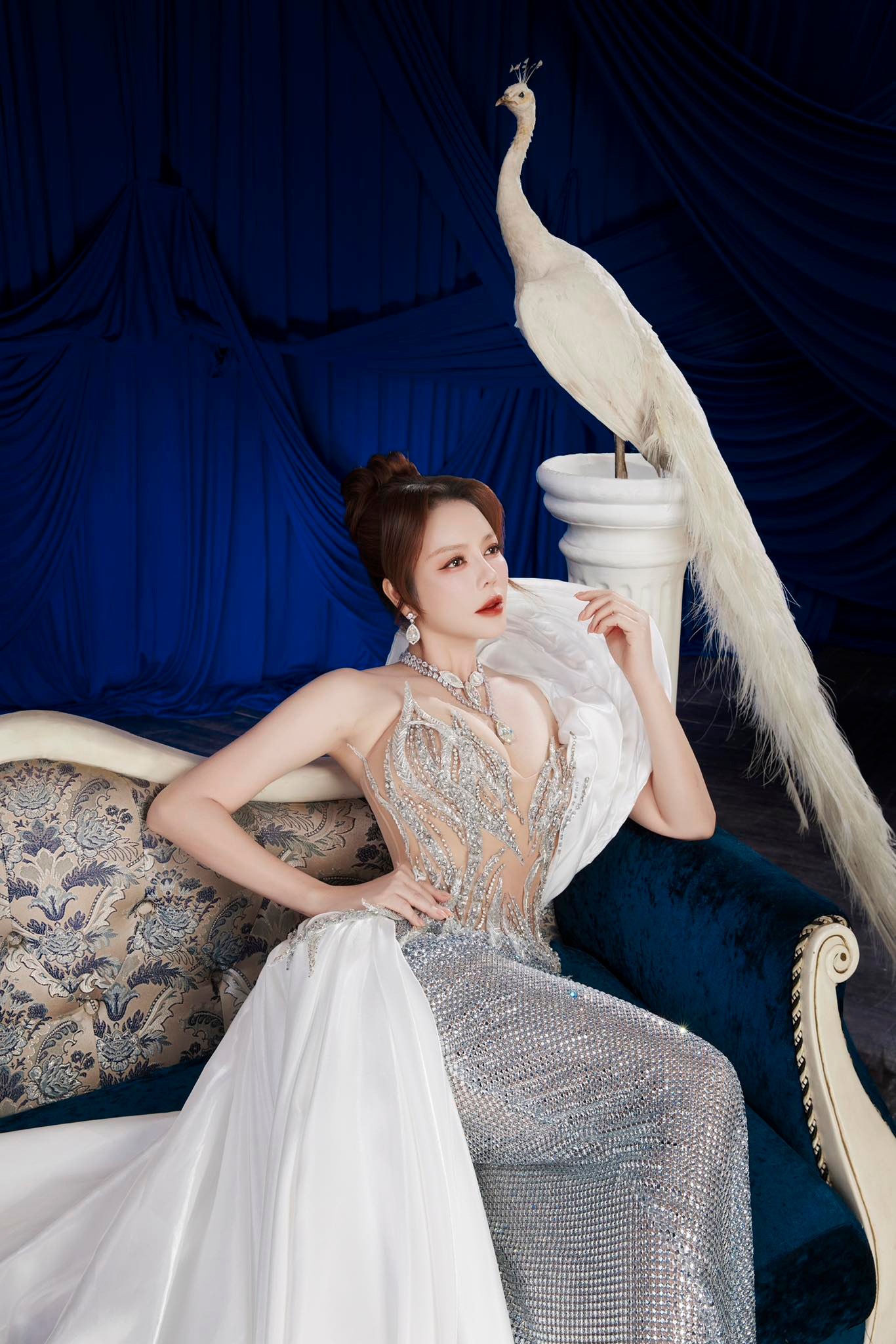 Cuộc sống của nữ nghệ sĩ Việt sở hữu 5 két kim cương, "cung điện" xa hoa- Ảnh 5. Cuộc sống của nữ nghệ sĩ Việt sở hữu 5 két kim cương, "cung điện" xa hoa- Ảnh 5.