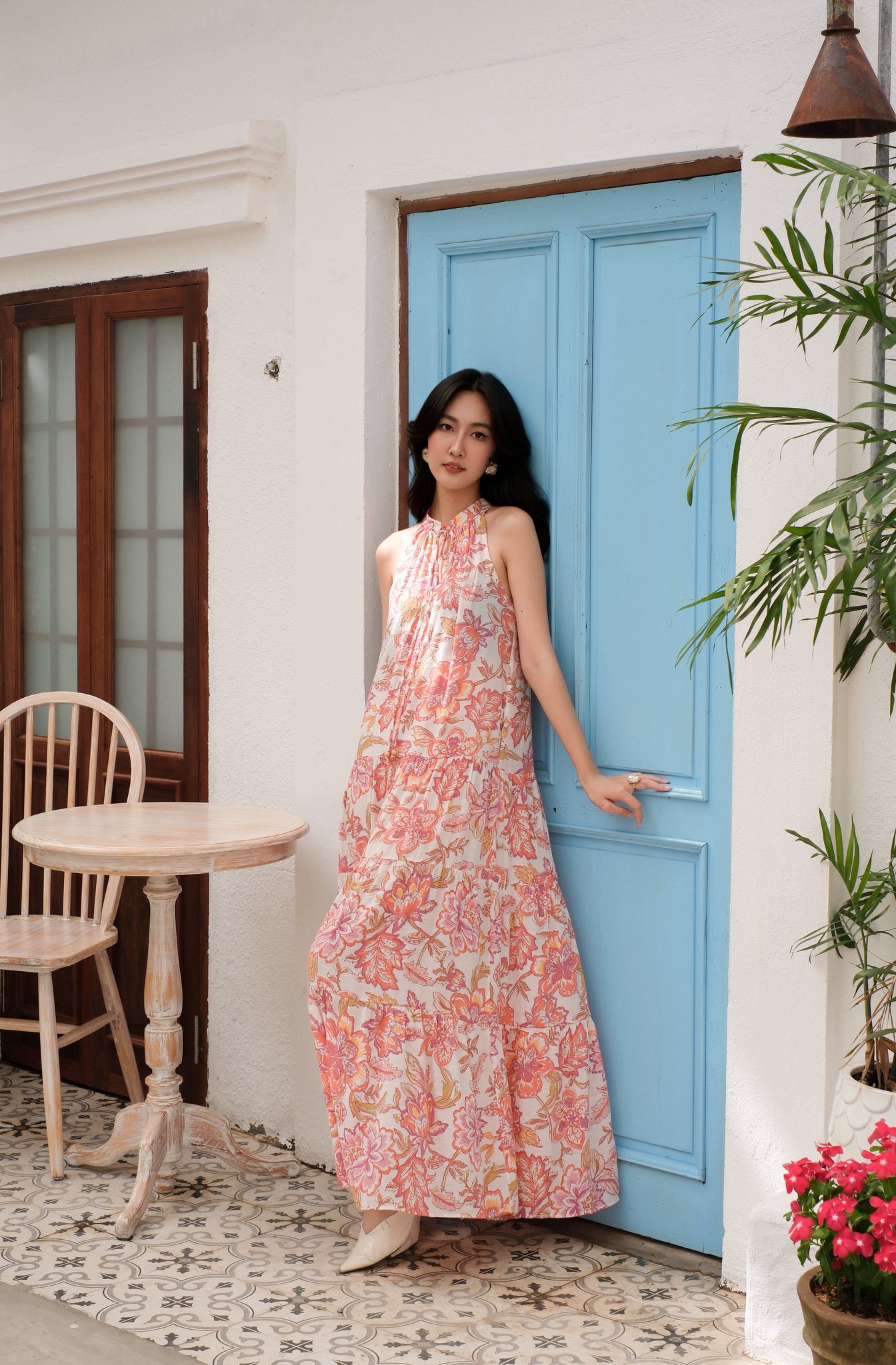 10 mẫu v&aacute;y đi biển hack d&aacute;ng cực kh&eacute;o để n&agrave;ng 30+ thỏa sức thả d&aacute;ng trong chuyến du lịch ch&agrave;o h&egrave;- Ảnh 3.