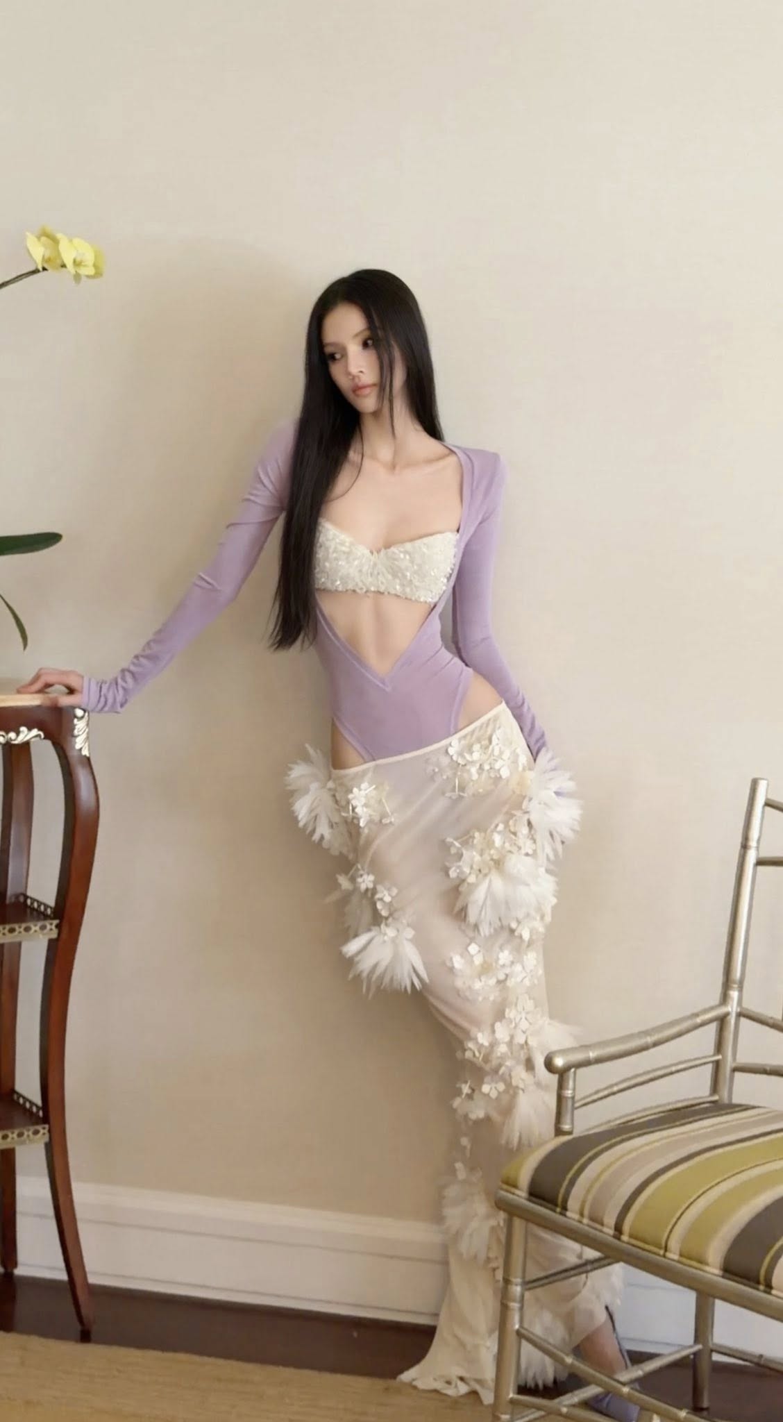 Ngh&igrave;n tim cho bức ảnh c&ocirc; g&aacute;i Việt c&oacute; gương mặt b&uacute;p b&ecirc;, v&oacute;c d&aacute;ng như ma-nơ-canh bị bỏ qu&ecirc;n tr&ecirc;n phố Thượng Hải- Ảnh 3.