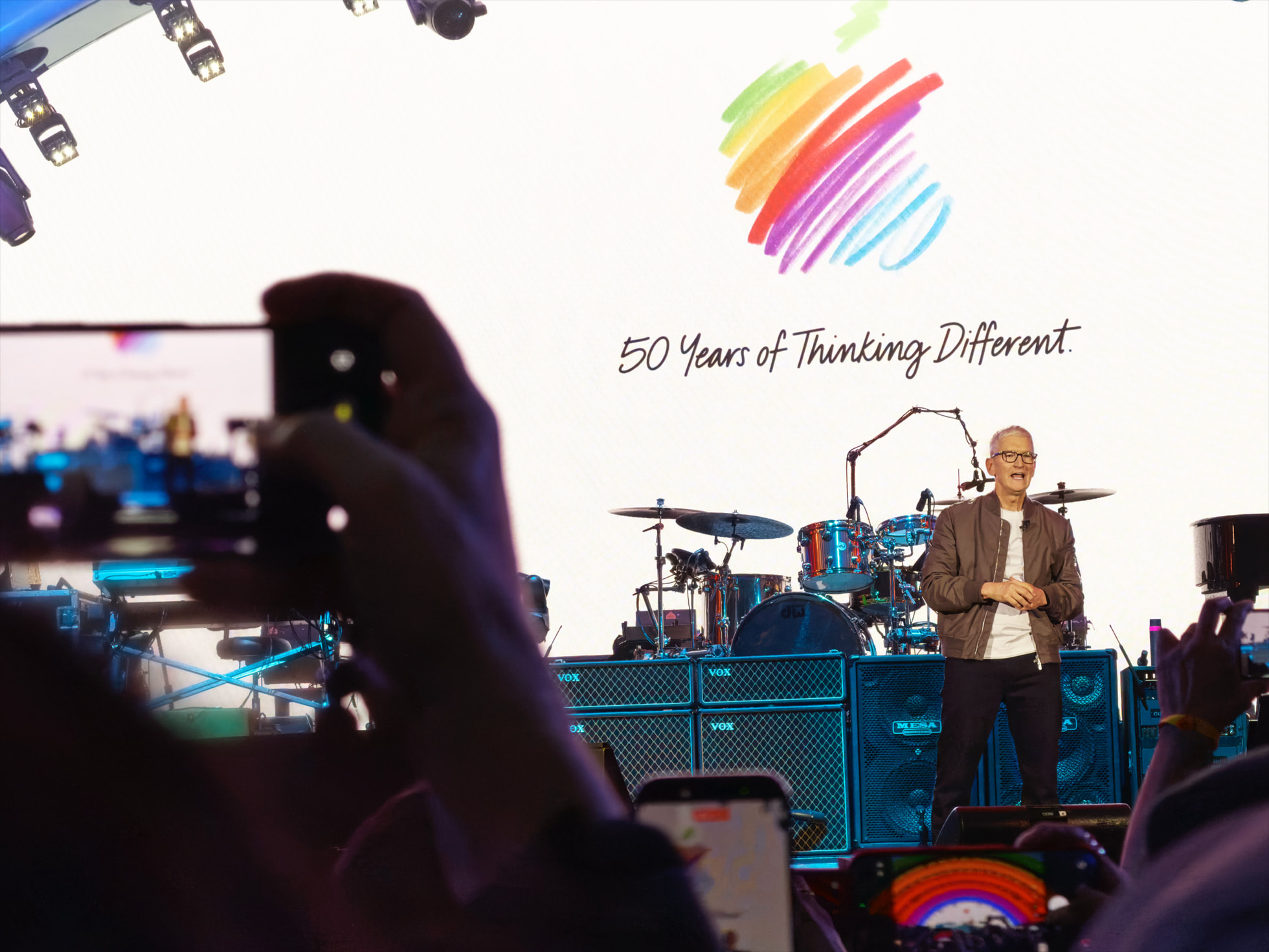 Việt Nam đầy tự h&agrave;o qua lăng k&iacute;nh của người trẻ: Khi thế hệ s&aacute;ng tạo chọn c&aacute;ch &ldquo;Think Different!&rdquo; - Ảnh 2.