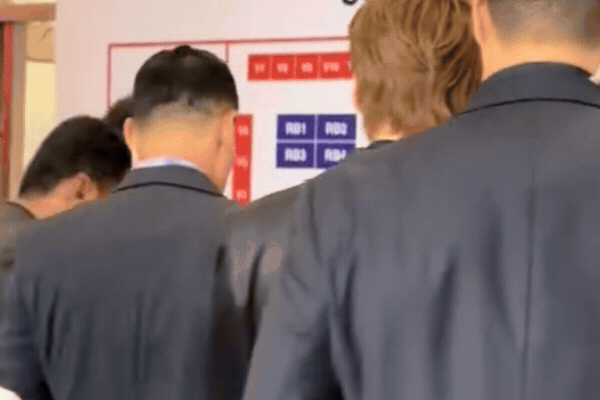 Việt Nam giờ c&oacute; cả F5 nam thần Vườn Sao Băng, đẹp trai lai l&aacute;ng nhưng netizen vẫn tức anh &aacute;ch 1 điều- Ảnh 4.