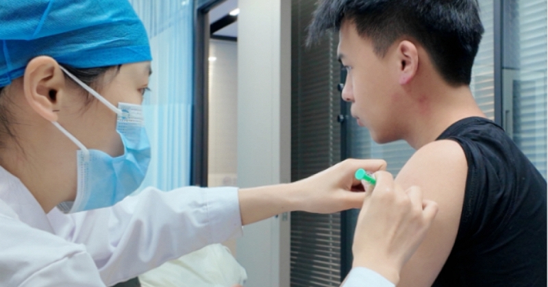 Người phụ nữ 42 tuổi bị nhiễm tr&ugrave;ng, xuất huyết do biến chứng bệnh sởi, BS Bệnh viện Bệnh Nhiệt đới Trung ương nhắc l&agrave;m ngay 1 việc để ph&ograve;ng tr&aacute;nh - Ảnh 2.