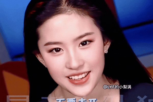 Tr&ecirc;n đời c&oacute; duy nhất 1 người cười hở lợi vẫn đẹp khủng khiếp, đẻ sớm 1.000 năm th&igrave; giai nh&acirc;n thời cổ đều phải l&agrave;m nền- Ảnh 1.