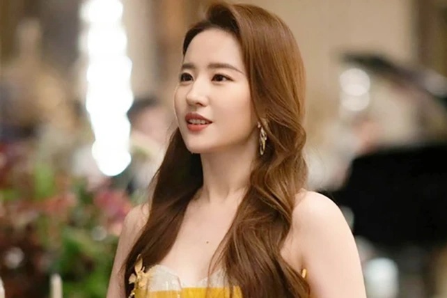 Tr&ecirc;n đời c&oacute; duy nhất 1 người cười hở lợi vẫn đẹp khủng khiếp, đẻ sớm 1.000 năm th&igrave; giai nh&acirc;n thời cổ đều phải l&agrave;m nền- Ảnh 7.