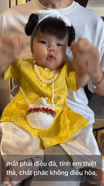 B&eacute; Gạo diện &aacute;o b&agrave; ba chuẩn c&ocirc; Ba miền T&acirc;y, nhưng biểu cảm &ldquo;đặc n&eacute;t ba Huy&rdquo; mới g&acirc;y ch&uacute; &yacute;- Ảnh 3.