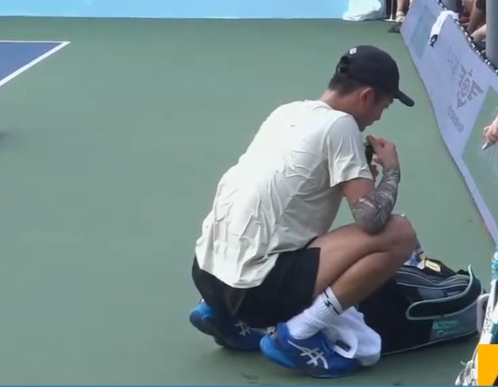 Quang Dương đang ở thế "ng&agrave;n c&acirc;n treo sợi t&oacute;c" - Ảnh 4.