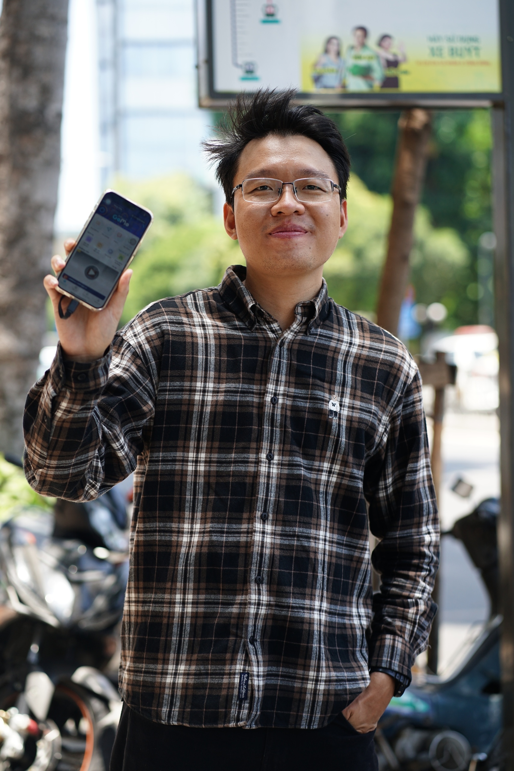 Đón "sóng" miễn phí xe bus tại TP.HCM: Bỏ túi cách tra cứu "thần tốc" để không còn phơi nắng đứng chờ- Ảnh 3. Đón "sóng" miễn phí xe bus tại TP.HCM: Bỏ túi cách tra cứu "thần tốc" để không còn phơi nắng đứng chờ- Ảnh 3.