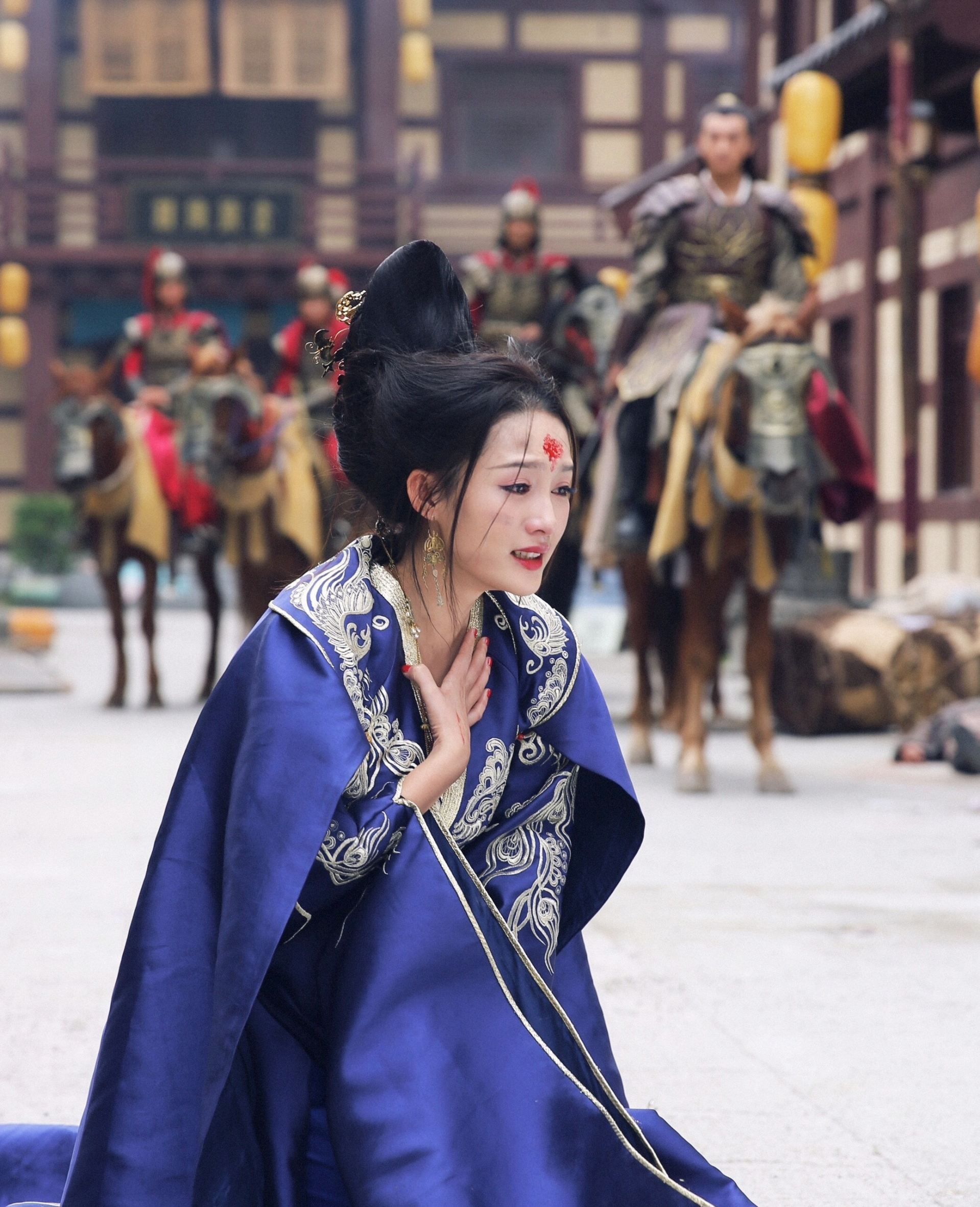 C&ocirc;ng ch&uacute;a đẹp nhất Trung Quốc suốt 10 năm qua: Dung mạo được tạc từ ngọc qu&yacute;, tựa trăng rằm soi s&aacute;ng nh&acirc;n gian- Ảnh 2.