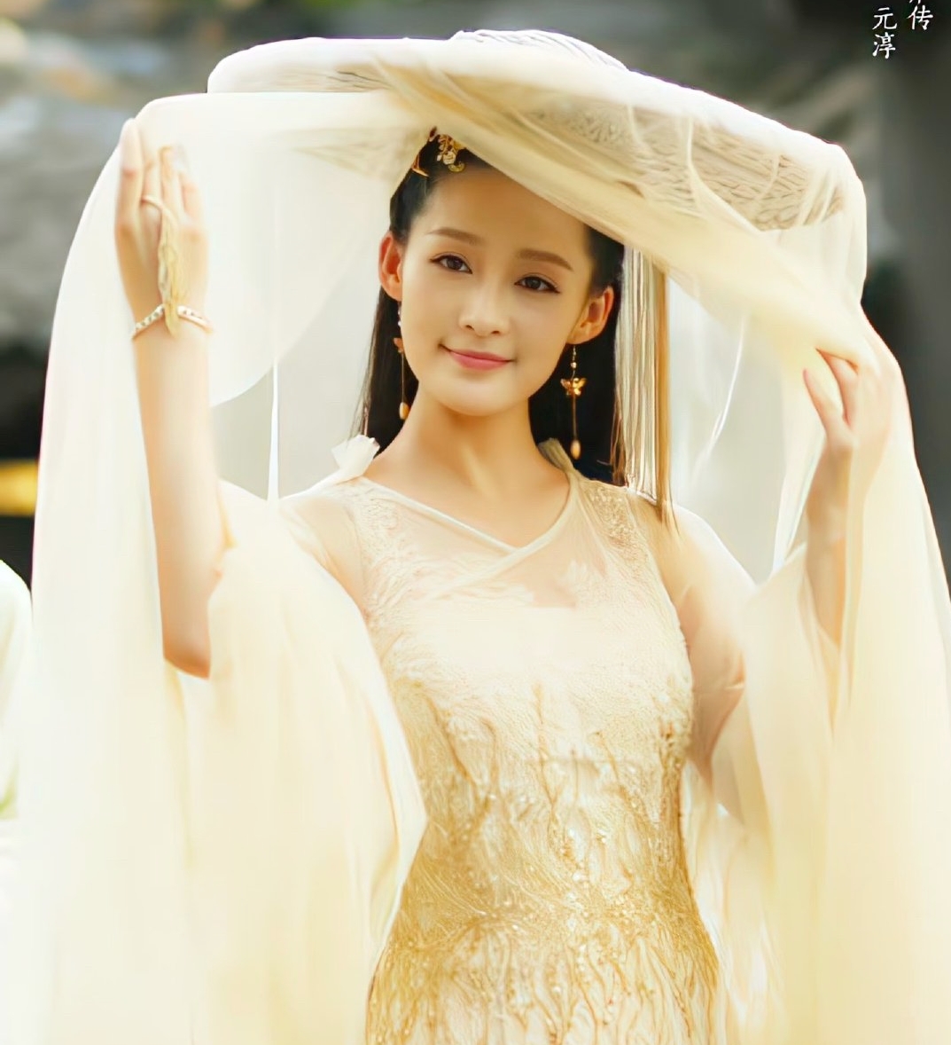 C&ocirc;ng ch&uacute;a đẹp nhất Trung Quốc suốt 10 năm qua: Dung mạo được tạc từ ngọc qu&yacute;, tựa trăng rằm soi s&aacute;ng nh&acirc;n gian- Ảnh 3.