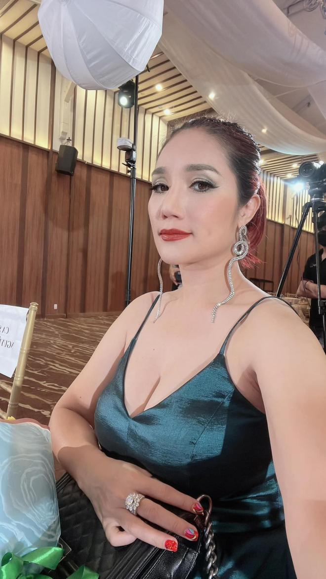 Mẹ đơn th&acirc;n l&agrave; NSƯT miền Nam đ&oacute;ng cửa qu&aacute;n cafe, b&aacute;n đồ cũ: &ldquo;Người ta chửi t&ocirc;i qu&aacute; trời lu&ocirc;n&rdquo; - Ảnh 3.